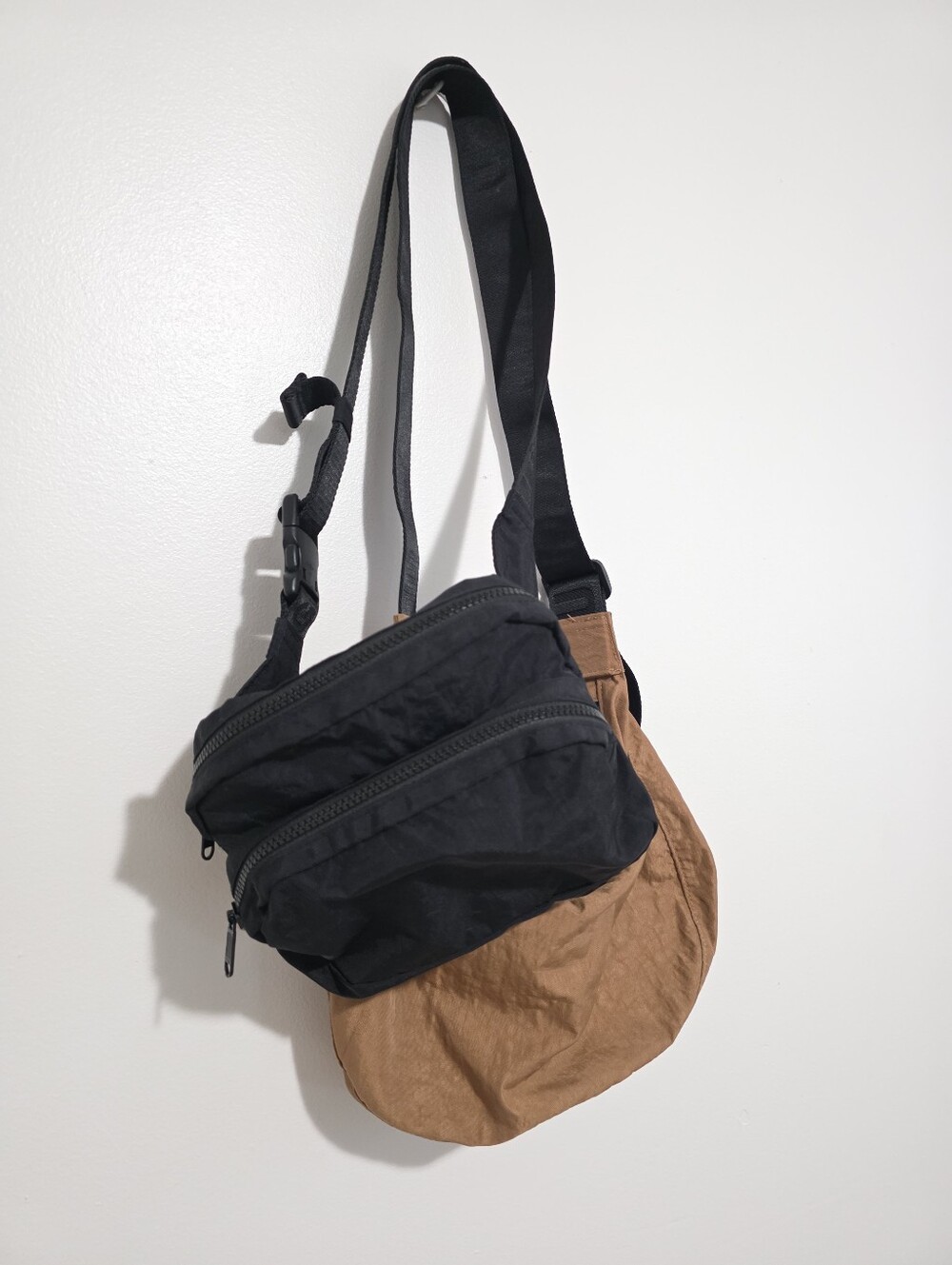 Baggu Starter Pack. Medium Crescent Brown And Black Fanny Pack - Picture 2 of 7